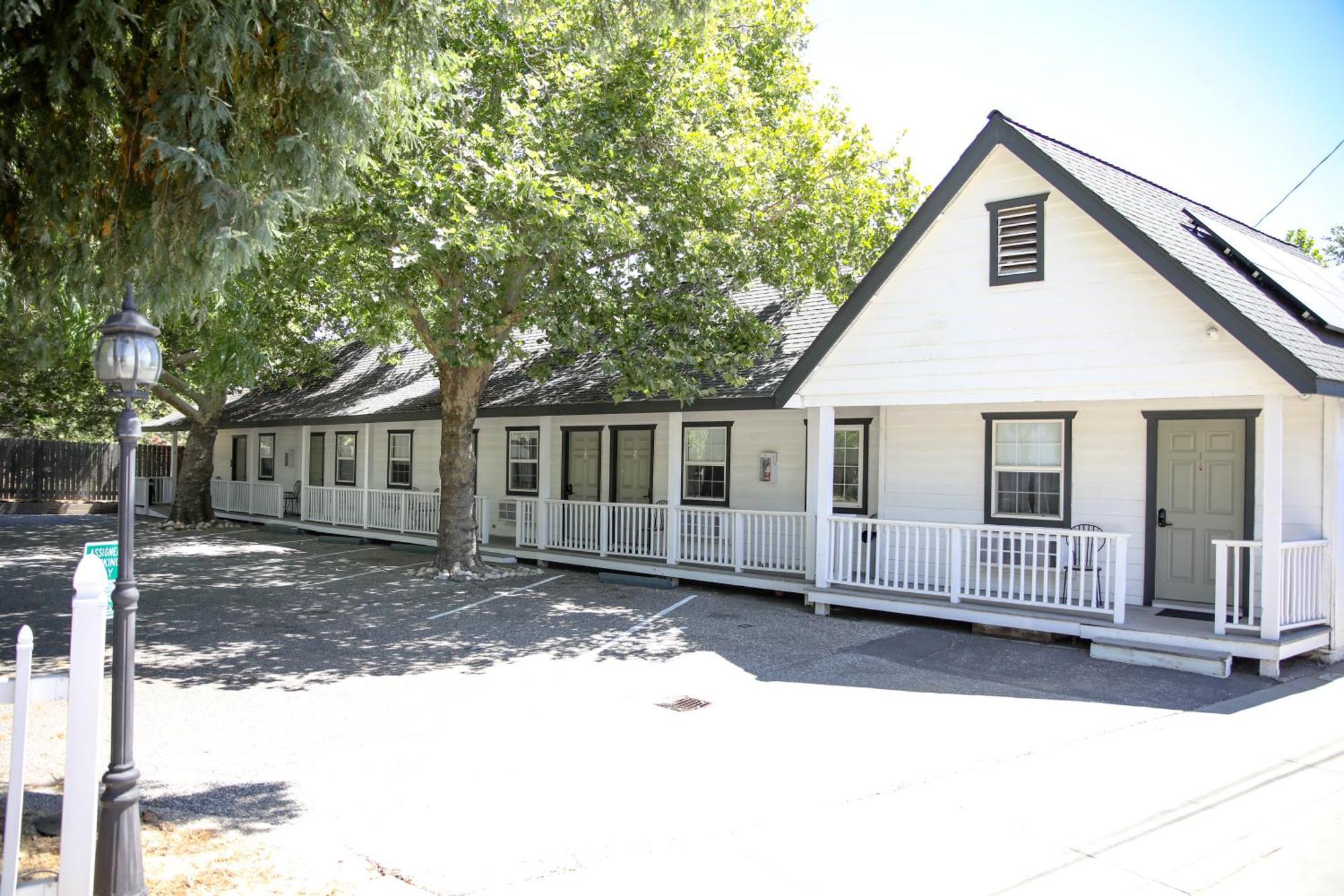 Sierra Mountain Inn Grass Valley Exterior foto
